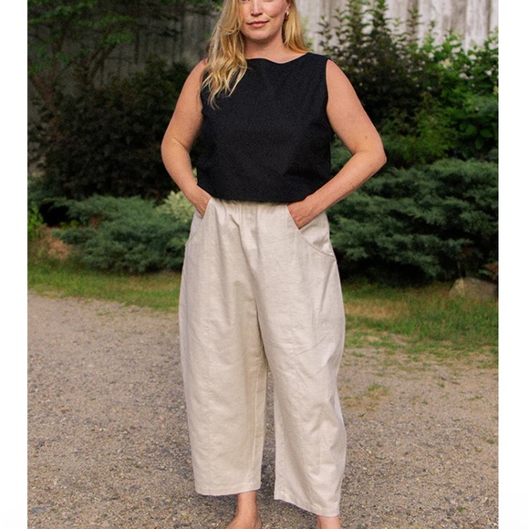 Tradlands “Porch Balloon Pants” in the color canvas. - Picture 7 of 8